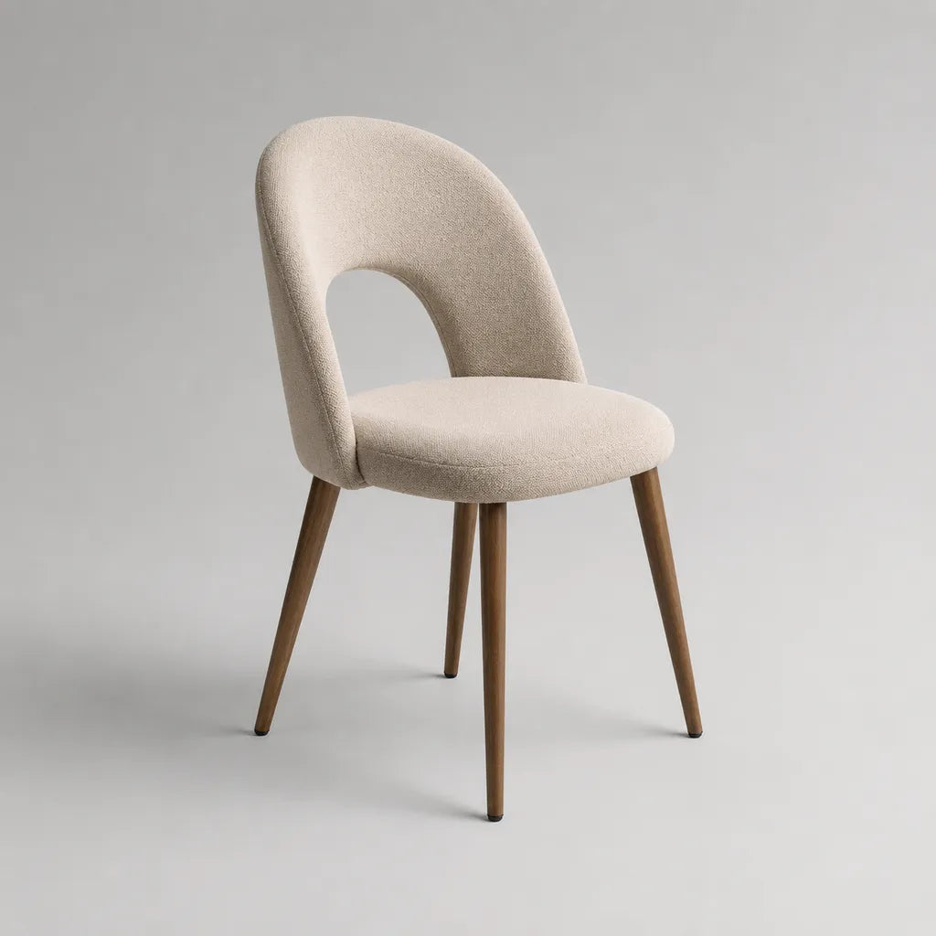 Sedia imbottita in tessuto beige, schienale imbottito, gambe di noce marrone, 52 × 57 × 82 cm