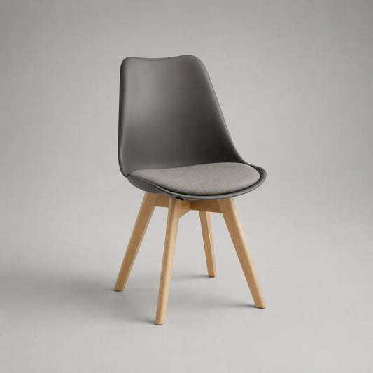Sedia da pranzo in plastica con seduta in tessuto e piedi in legno, grigio antracite e grigio chiaro, 48 × 55 × 82 cm